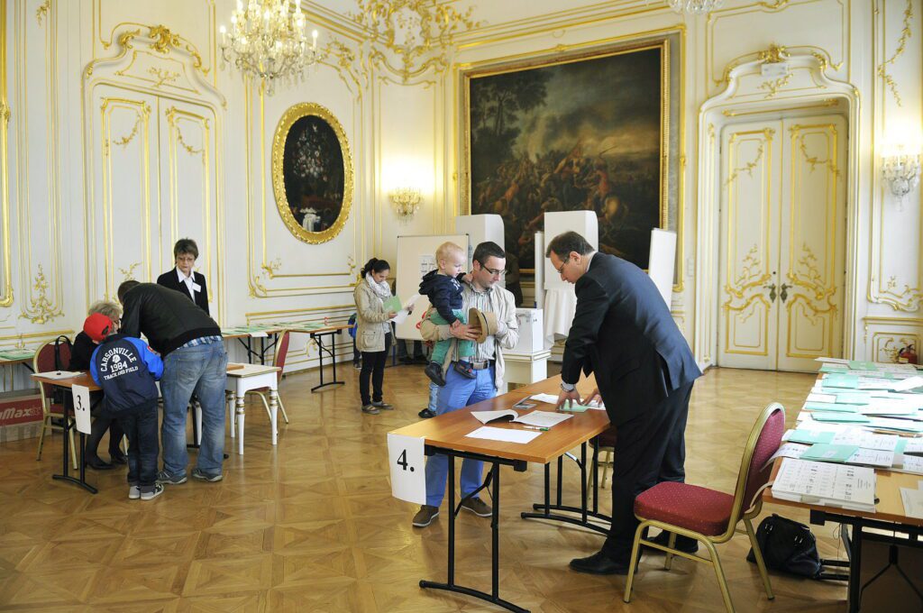 Szavazás a bécsi magyar nagykövetségen