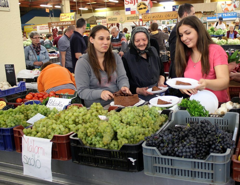 Margit néni, piac, vásárcsarnok, árus