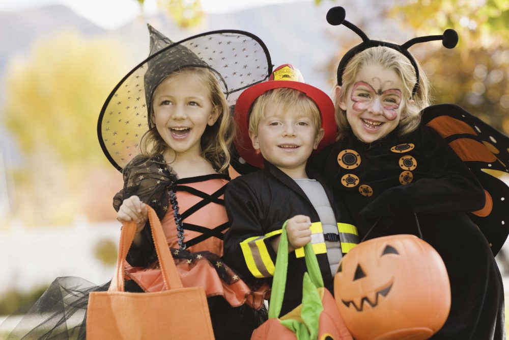 Halloween, jelmez, gyerekek