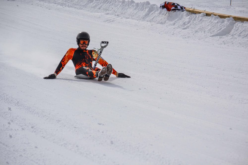 Shovel racing