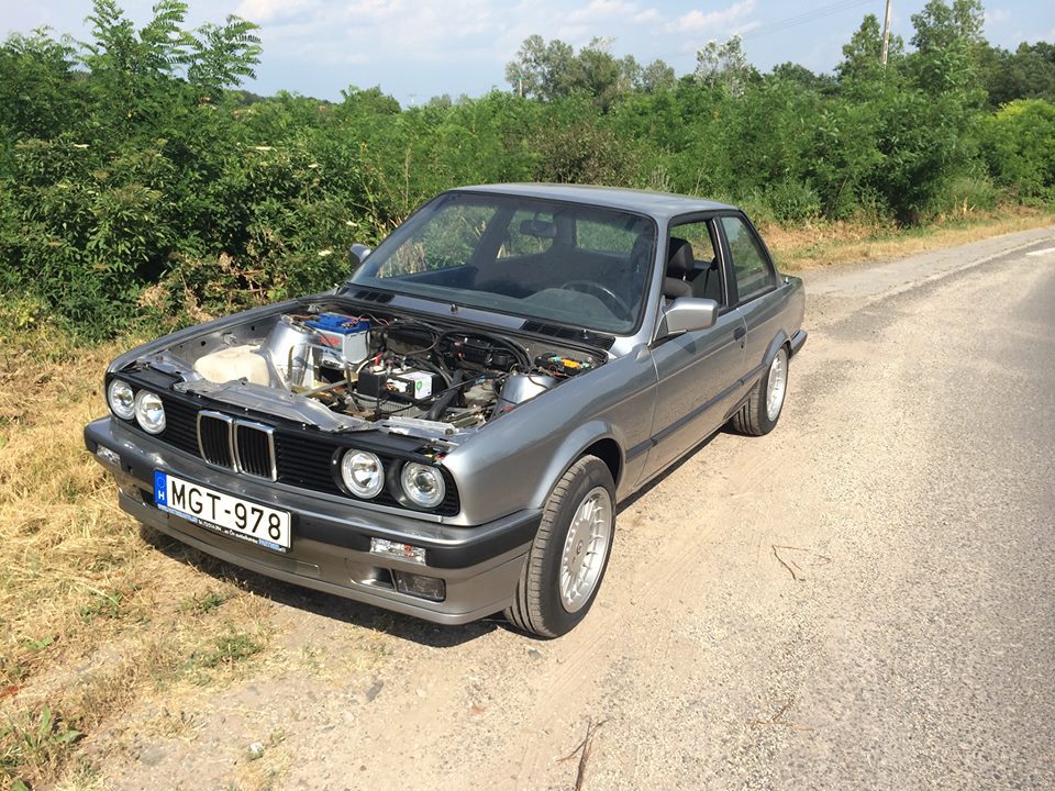 Az E30-as villanymotorral gurul tovább