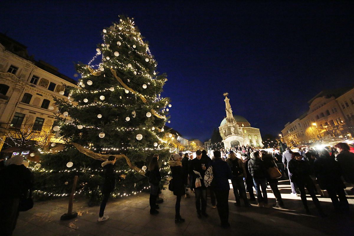 Adventi Vásár Bérlet Pécs 2019