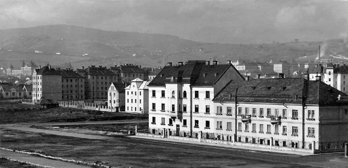 pécs máv bérház története