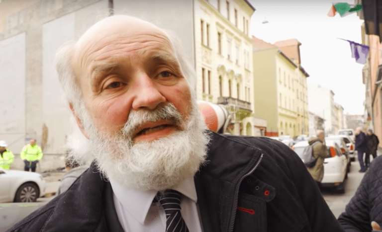 Az öreg barát és a tenger Az öreg barát és a tenger