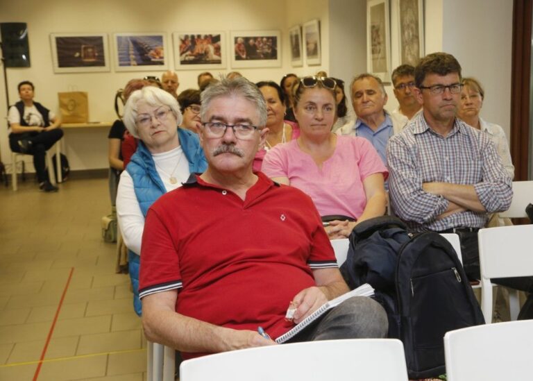 Helyi civilekkel egyeztetett a pécsi önkormányzat Helyi civilekkel egyeztetett a pécsi önkormányzat