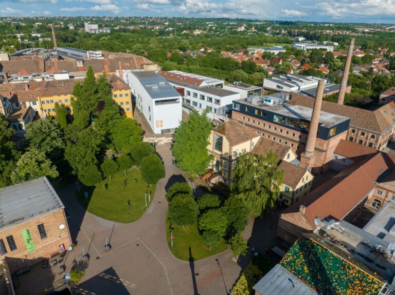 Karrierkiállítás fesztiválhangulatban: megújulva jön a Business Night 4 Baranya Karrierkiállítás fesztiválhangulatban: megújulva jön a Business Night 4 Baranya